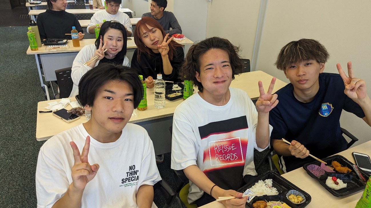 R5夏　昼食中♪♪